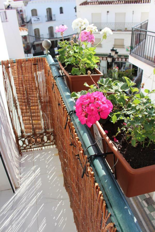 Apartamentos Eduardo Rico Нерха Экстерьер фото